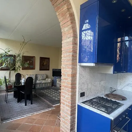 Vizi E Virtu Apartment *