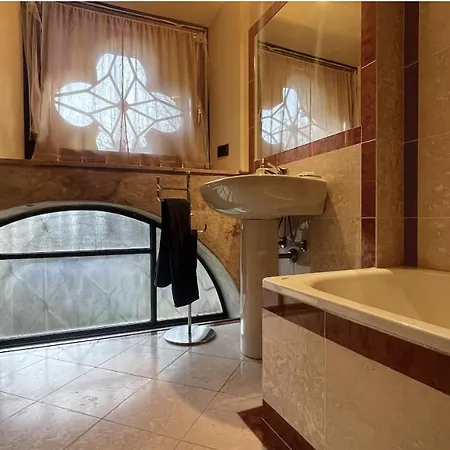 Vizi E Virtù * Ferrara